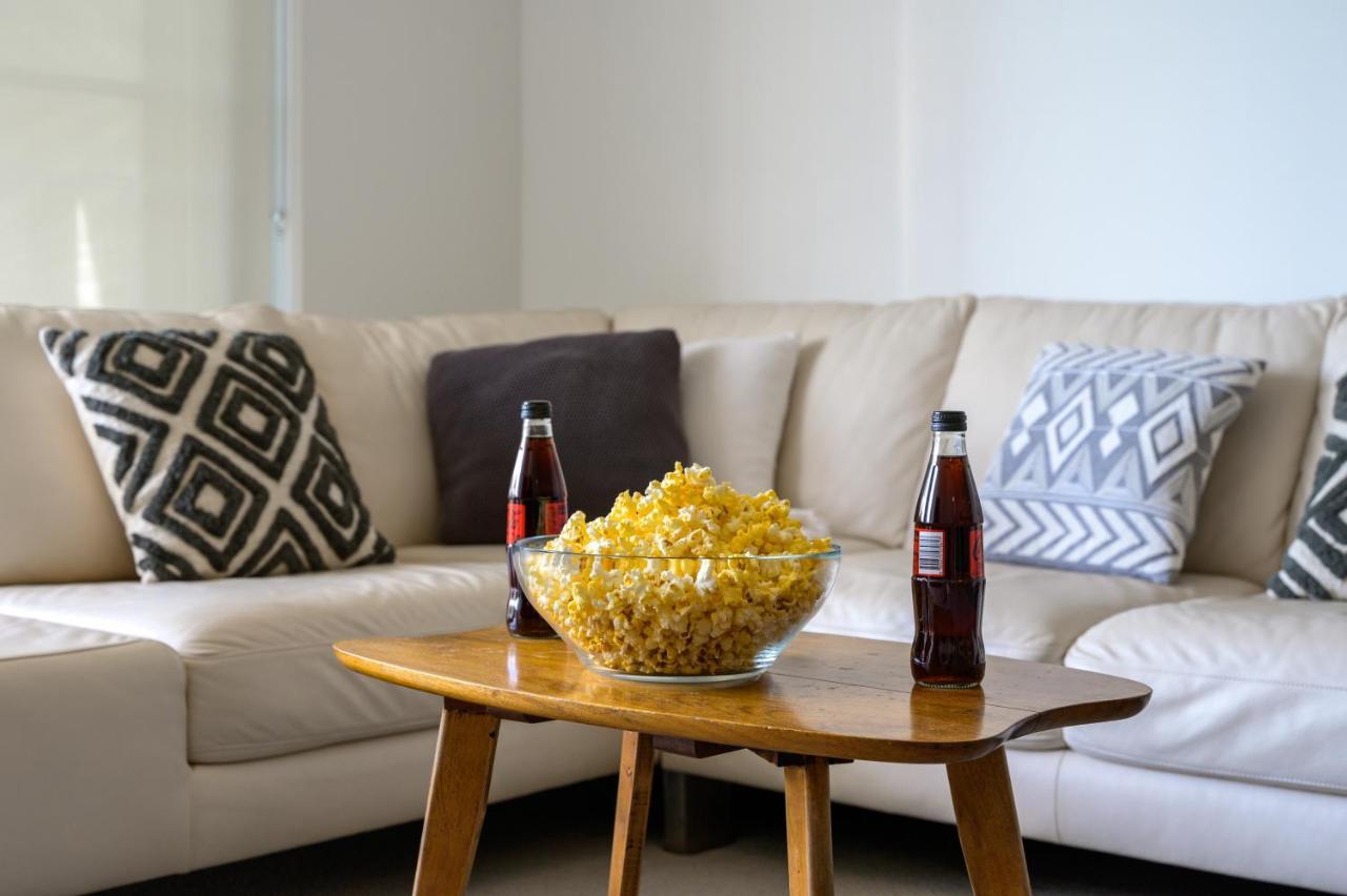 Apartment Luxury Varsity-robina-bond *